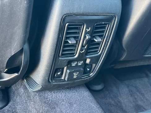 Used 2016 Jeep Grand Cherokee Limited w/ Luxury Group II AWD/4WD image 12
