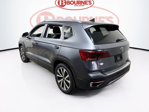 Used 2023 Volkswagen Taos SE w/ Panoramic Sunroof Package AWD/4WD image 8