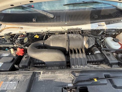 Used 2017 Ford E-450 and Econoline 450 Super Duty w/ Power Windows & Locks Group image 25