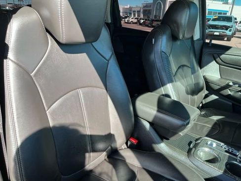 Used 2016 GMC Acadia SLT image 25