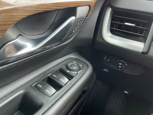Used 2018 GMC Terrain SLE w/ Driver Convenience Package FWD image 12