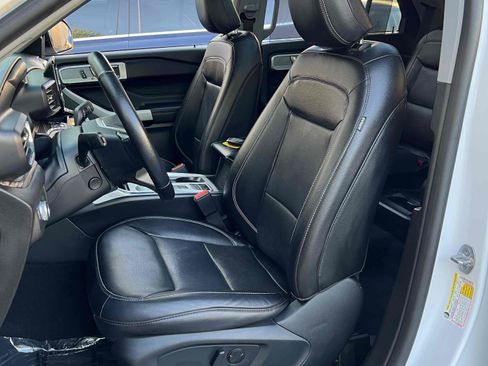 Used 2021 Ford Explorer Limited w/ Equipment Group 301A image 38