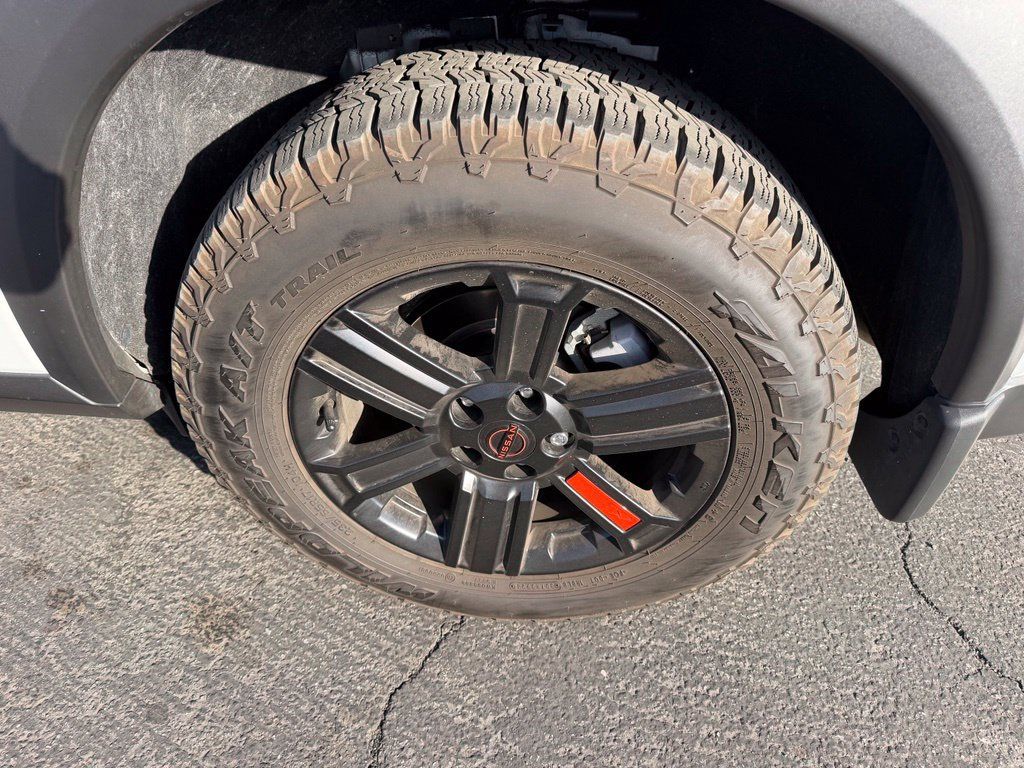 Used 2025 Nissan Rogue SV AWD/4WD image 8