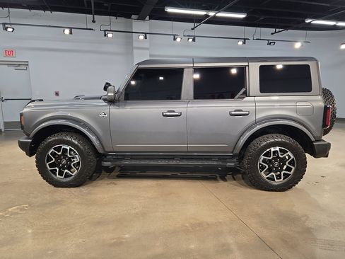 Used 2024 Ford Bronco Outer Banks AWD/4WD image 4