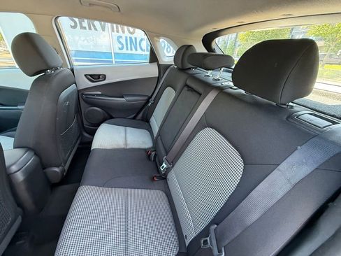 Used 2021 Hyundai Kona SE FWD image 29