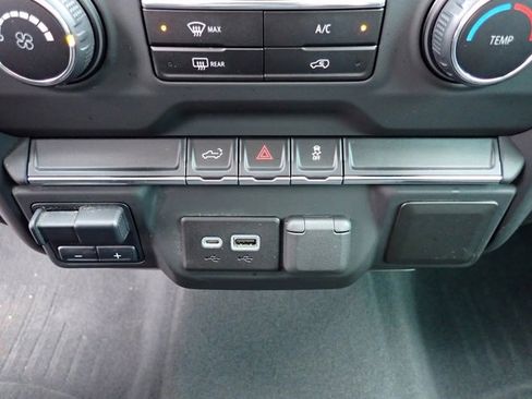 Used 2021 Chevrolet Silverado 1500 Custom image 26