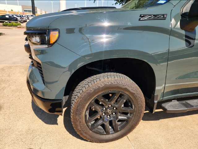 Used 2025 Chevrolet Silverado 1500 LT Trail Boss w/ Convenience Package II AWD/4WD image 7