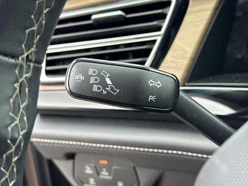 Used 2024 Volkswagen Atlas SE FWD image 33