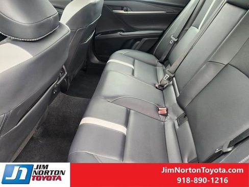 Used 2025 Toyota Camry SE image 31