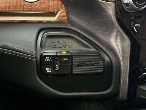 Used 2024 RAM 2500 Limited w/ Safety Group image 17