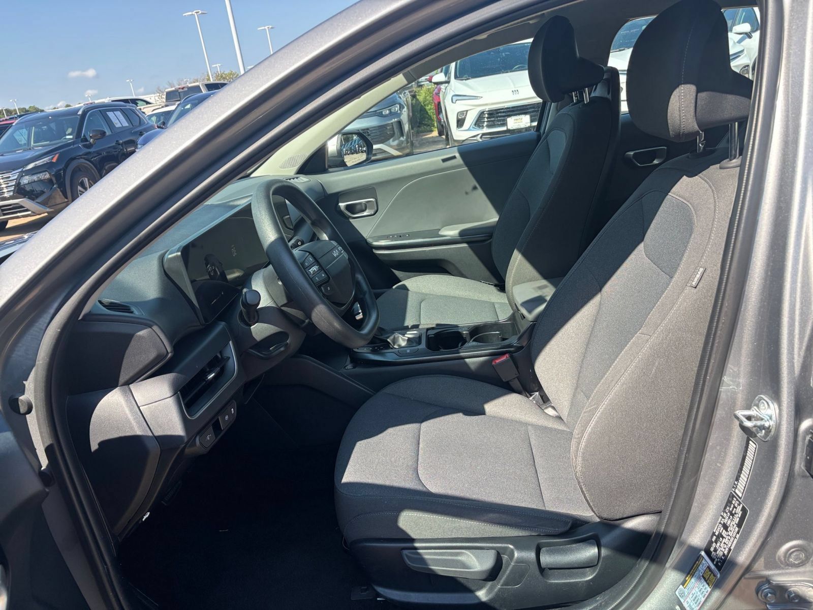 Used 2025 Kia K4 FWD image 25
