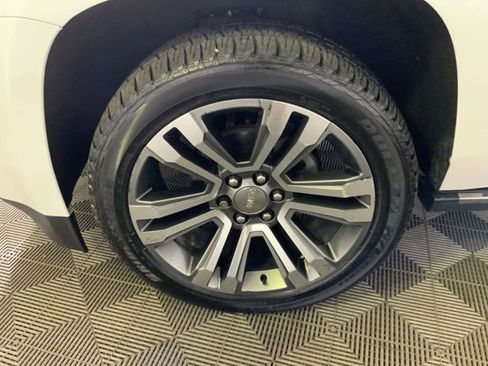 Used 2018 GMC Yukon Denali w/ Denali Ultimate Package AWD/4WD image 9