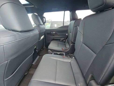 Used 2026 Lexus GX 550 w/ Accessory Package (2T) AWD/4WD image 8