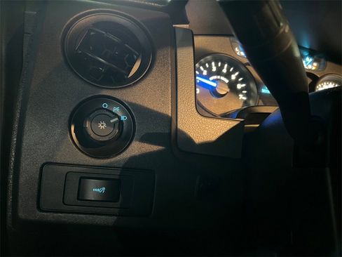 Used 2014 Ford F150 STX image 26