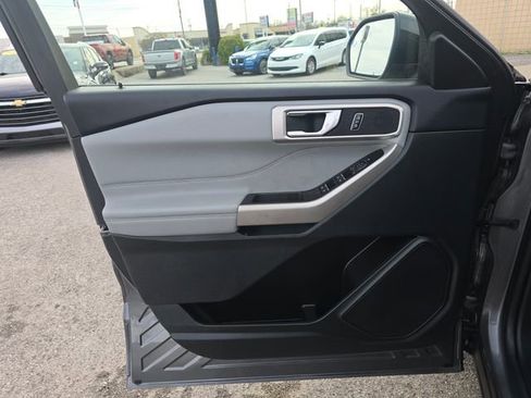 Used 2024 Ford Explorer XLT w/ XLT Sport Appearance Package image 11