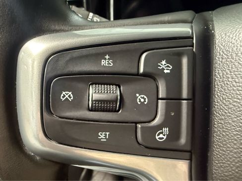 Used 2023 Chevrolet Silverado 1500 LT AWD/4WD image 19