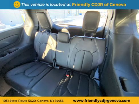 New 2026 Chrysler Pacifica Select image 13