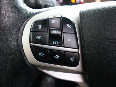 Used 2021 Ford Explorer XLT w/ Equipment Group 202A AWD/4WD image 31