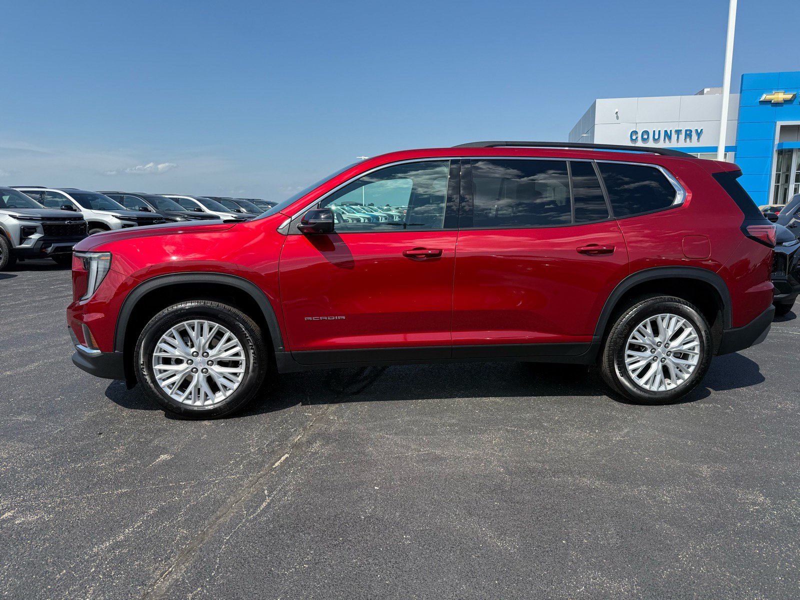 Used 2026 GMC Acadia Elevation w/ Elevation Premium Package FWD image 2