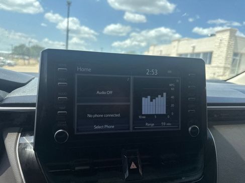 Used 2020 Toyota Corolla LE FWD image 12