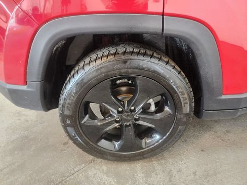 Used 2021 Jeep Compass Latitude w/ Sun and Sound Group AWD/4WD image 38