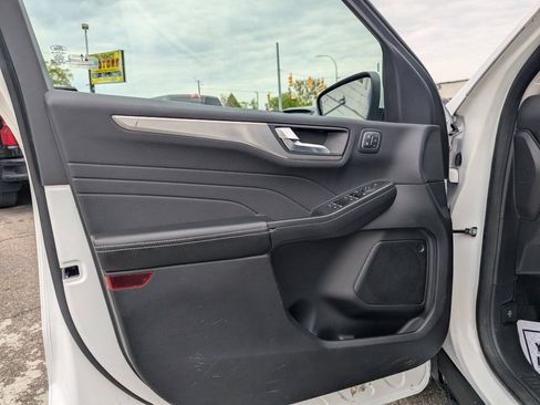 Used 2022 Ford Escape Titanium AWD/4WD image 12