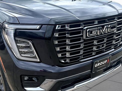 Used 2025 GMC Yukon Denali Ultimate w/ LPO, Floor Liner Package AWD/4WD image 30