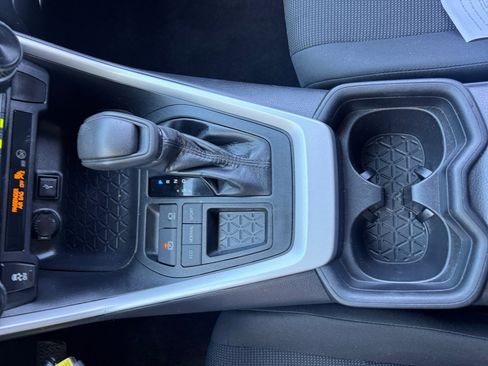 Used 2020 Toyota RAV4 LE w/ Carpet Mat Package FWD image 15