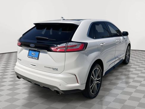 Used 2019 Ford Edge Titanium w/ Equipment Group 301A AWD/4WD image 15