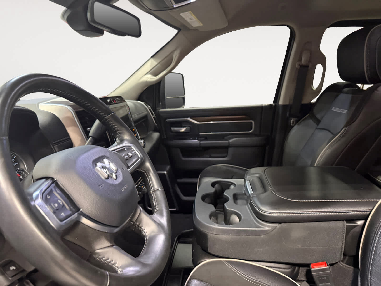 Used 2024 RAM 2500 Laramie AWD/4WD image 10