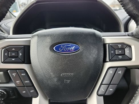 Used 2016 Ford F150 Lariat image 31