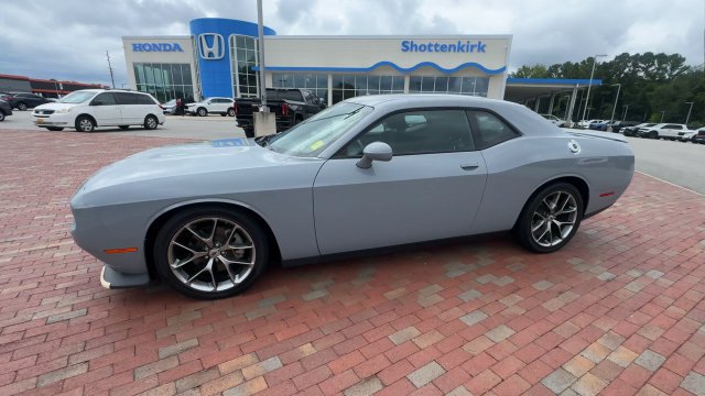 Used 2022 Dodge Challenger GT RWD image 7