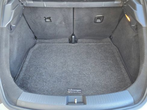 Used 2015 Volkswagen Beetle TDI FWD image 17