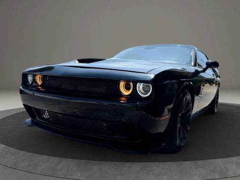 Used 2021 Dodge Challenger R/T Scat Pack RWD image 6
