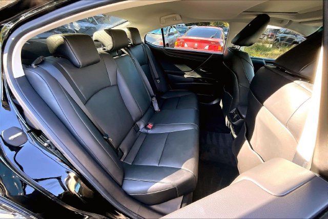 Used 2024 Lexus ES 350 w/ Premium Package FWD image 16