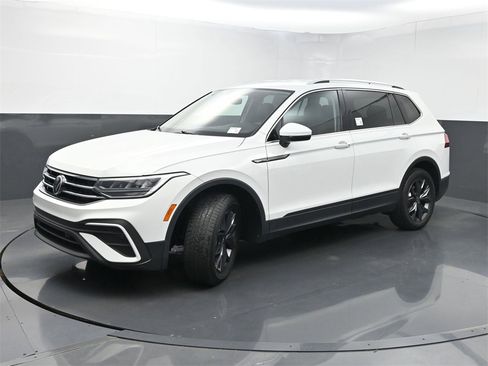 Used 2024 Volkswagen Tiguan SE image 20