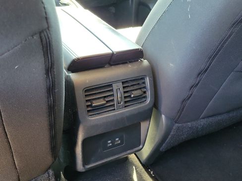 Used 2023 Nissan Rogue SV FWD image 14