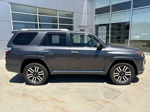 Used 2022 Toyota 4Runner Limited AWD/4WD image 8