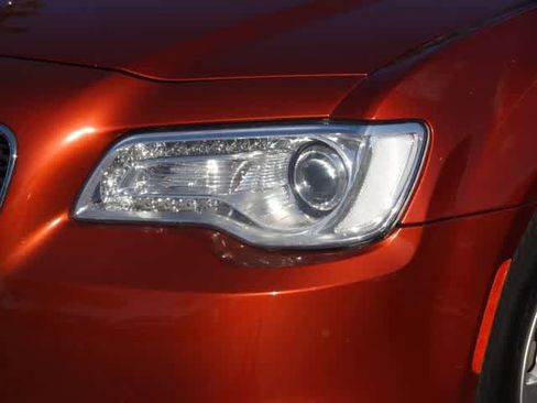Used 2021 Chrysler 300 Touring RWD image 17