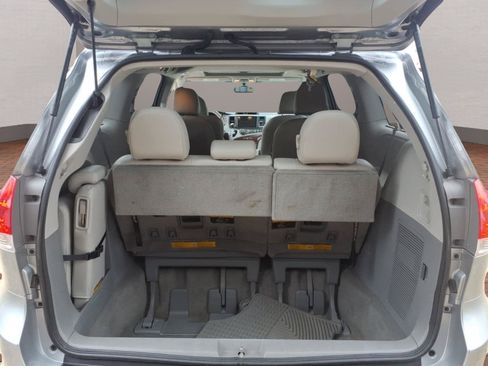 Used 2013 Toyota Sienna XLE FWD image 33