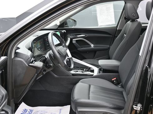 Used 2025 Audi Q5 Premium w/ Convenience Package AWD/4WD image 18