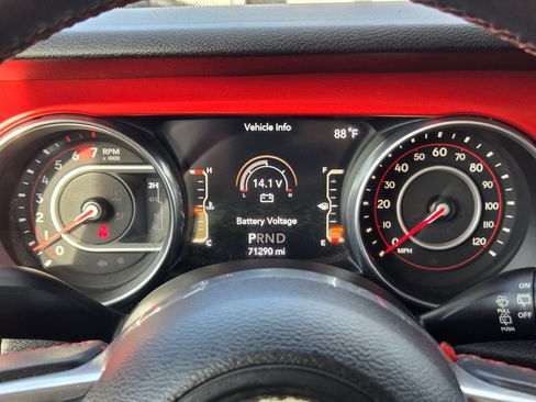 Used 2018 Jeep Wrangler Unlimited Rubicon AWD/4WD image 14