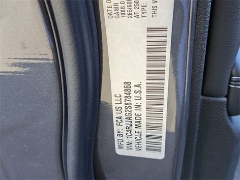 New 2025 Jeep Grand Cherokee L Laredo image 19