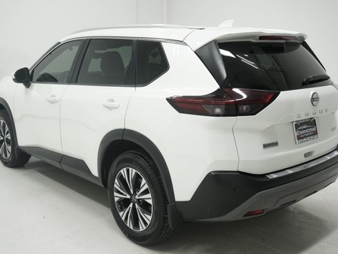 Used 2023 Nissan Rogue SV w/ SV Premium B Package FWD image 6