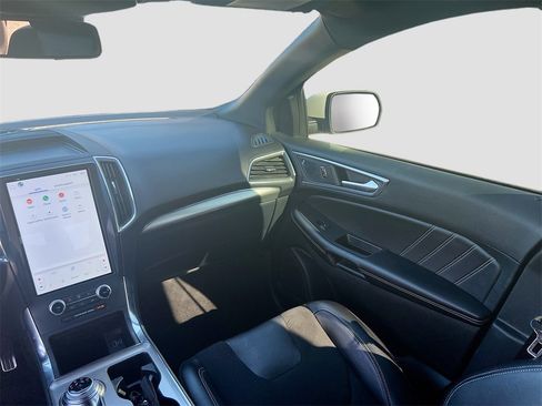 Used 2023 Ford Edge ST image 23