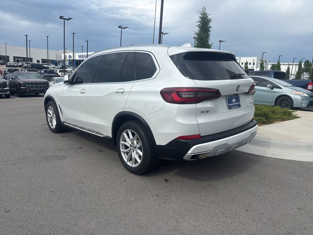 Used 2023 BMW X5 xDrive40i AWD/4WD image 4
