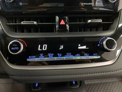 Used 2020 Toyota Corolla XSE FWD image 21