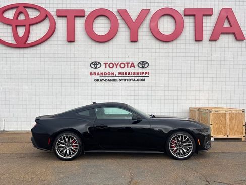 Used 2025 Ford Mustang GT Premium image 4