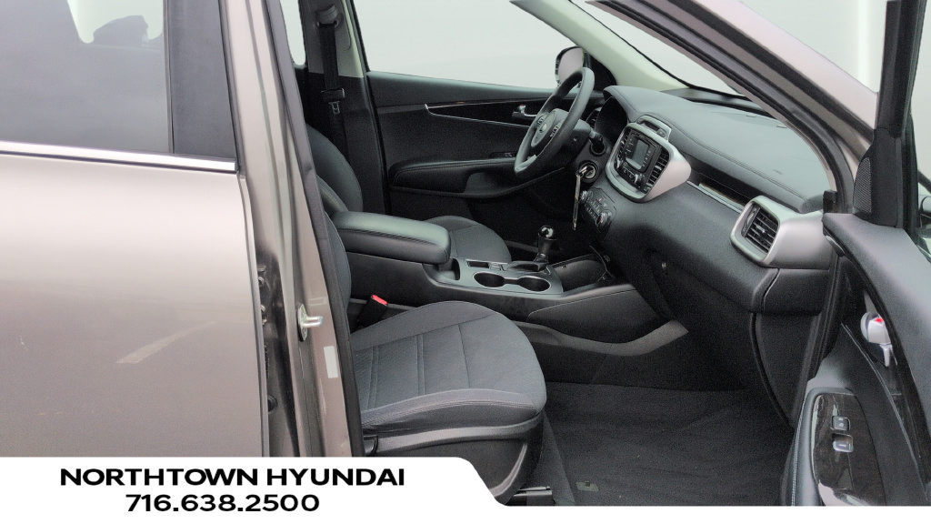 Used 2018 Kia Sorento FWD V6 image 13