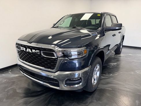 New 2026 RAM 1500 4x4 Crew Cab image 4